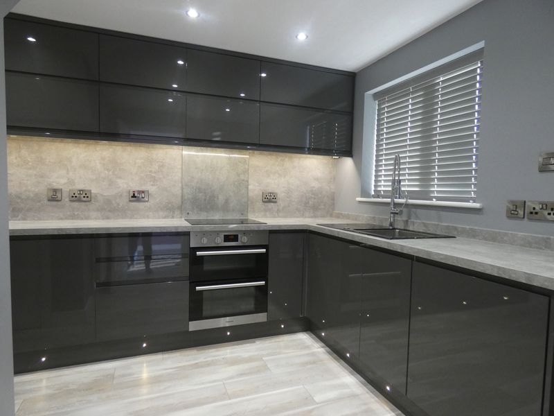 Kitchen- click for photo gallery